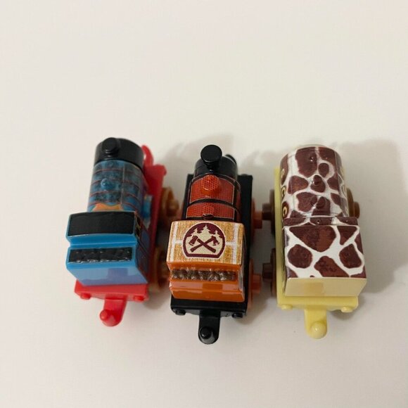 Lot of 10 Fisher Price Thomas and Friends Minis Train Engines - Picture 12 of 16